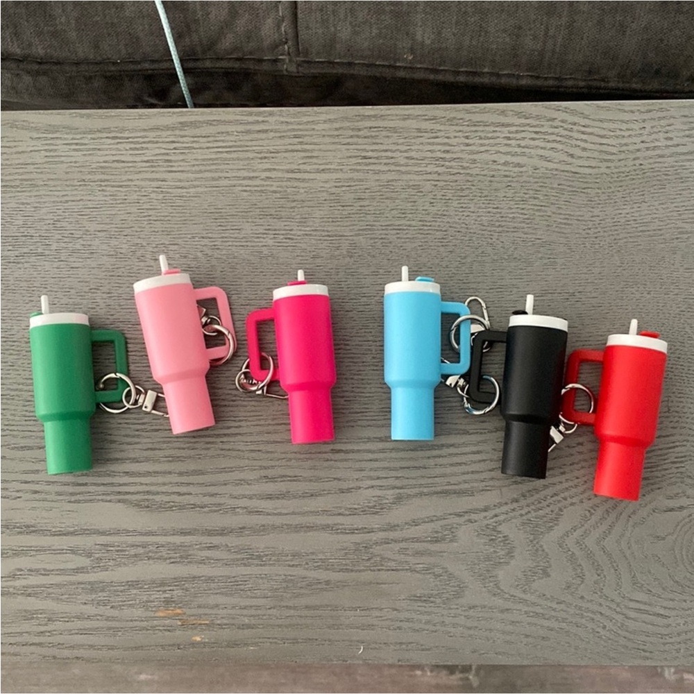 Mini cup keychains that open for storage 💕